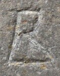 A close-up of an instance of allograph Β type2.3 inscribed on object ISic001151