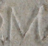 A close-up of an instance of allograph Μ type3.2 inscribed on object ISic000668